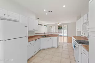 9349 N Sombrero Canyon Dr, Tucson, AZ 85743 - Photo 19