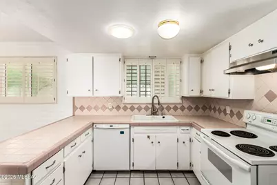 1910 W Calle Pacifica, Tucson, AZ 85745 - Photo 11
