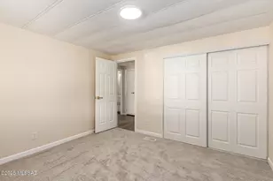 5233 N Royal Palm Dr, Tucson, AZ 85705 - Photo 11