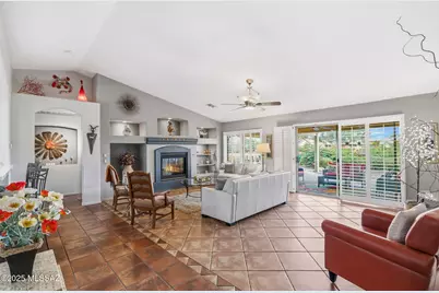 1821 E Redstart Road, Green Valley, AZ 85614 - Photo 7