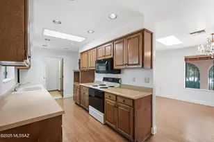 1225 N Abrego Dr, Green Valley, AZ 85614 - Photo 15