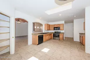 483 N Brook Park Dr, Tucson, AZ 85710 - Photo 11