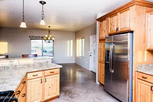 560 E Circle B Rd, Willcox, AZ 85643 - Photo 9