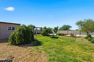 7390 N Dickinson Pl, Tucson, AZ 85741 - Photo 1