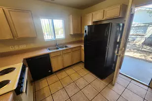 40 E Mills Dr, Tucson, AZ 85705 - Photo 11