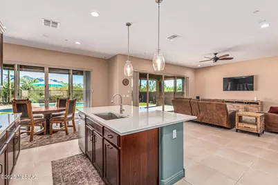 10936 N Ledge Stone Drive, Tucson, AZ 85742 - Photo 9