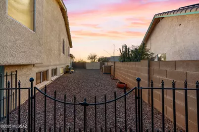 1530 W Dusk Glow Loop, Tucson, AZ 85704 - Photo 11