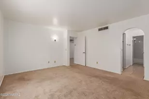 8271 N Oracle Rd, Tucson, AZ 85704 - Photo 15