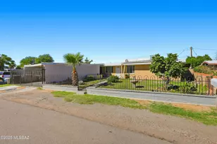 1908 W Root Ln, Tucson, AZ 85705 - Photo 3