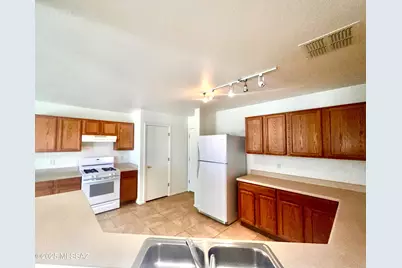 6279 S Earp Wash Lane, Tucson, AZ 85706 - Photo 7