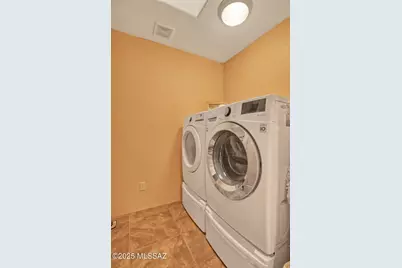 16105 W Prosperi Avenue, Tucson, AZ 85736 - Photo 17