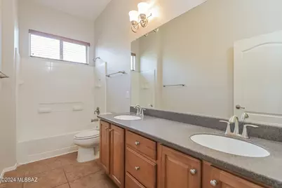 7577 S Granite Hill Drive, Tucson, AZ 85757 - Photo 13