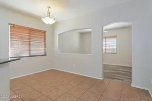 7577 S Granite Hill Dr, Tucson, AZ 85757 - Photo 5