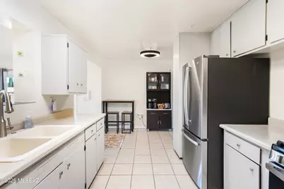 27 NW Freihage Drive, Sierra Vista, AZ 85635 - Photo 11