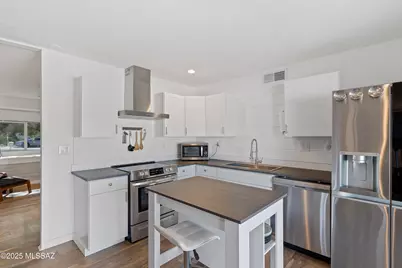 8271 E Kenyon Drive, Tucson, AZ 85710 - Photo 9