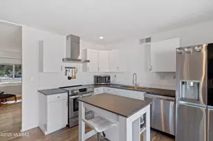 8271 E Kenyon Dr, Tucson, AZ 85710 - Photo 9