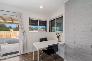 8271 E Kenyon Dr, Tucson, AZ 85710 - Photo 11