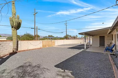 8271 E Kenyon Drive, Tucson, AZ 85710 - Photo 19