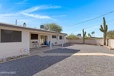 8271 E Kenyon Drive, Tucson, AZ 85710 - Photo 21