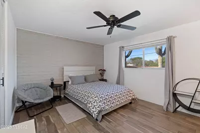 8271 E Kenyon Drive, Tucson, AZ 85710 - Photo 13