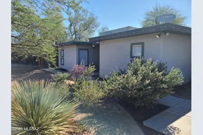 327 W King Road, Tucson, AZ 85705 - Photo 1