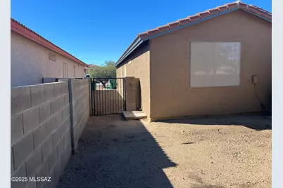 6592 W Wenden Way, Tucson, AZ 85743 - Photo 33