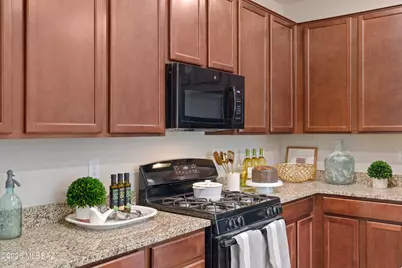 902 W Calle Tipoy, Sahuarita, AZ 85629 - Photo 13