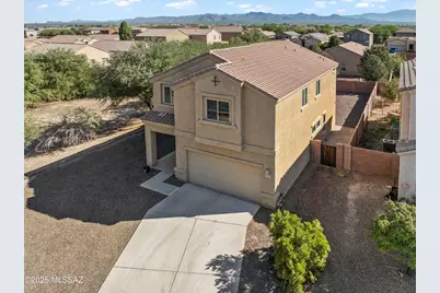 12272 W Reyher Farms Loop, Marana, AZ 85653 - Photo 11