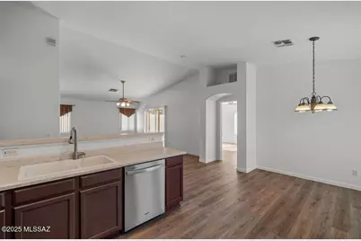 8838 E Mountain Spring Drive, Tucson, AZ 85747 - Photo 17