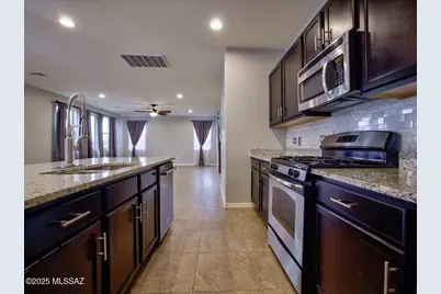 574 S Desert Haven Road, Vail, AZ 85641 - Photo 13