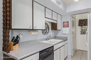 306 N Calle Del Diablo, Green Valley, AZ 85614 - Photo 15