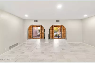 9460 E Catalina Highway, Tucson, AZ 85749 - Photo 11