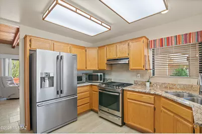 14006 N Green Tree Drive, Oro Valley, AZ 85755 - Photo 9