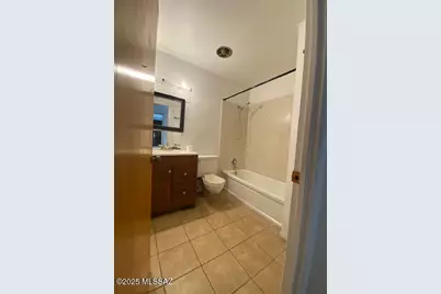 1439 S Jones Boulevard #D5, Tucson, AZ 85713 - Photo 9