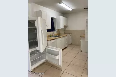 1439 S Jones Boulevard #D5, Tucson, AZ 85713 - Photo 3