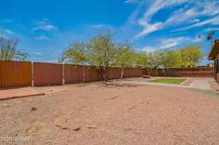 2002 E Pinon Dr, Tucson, AZ 85706 - Photo 9