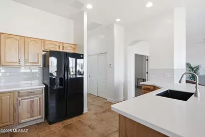 2316 W Calle Balaustre, Green Valley, AZ 85622 - Photo 17