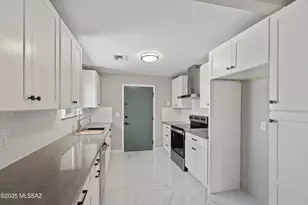 4136 E Megan Dr, Tucson, AZ 85712 - Photo 9