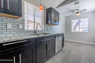 3688 W Sunglade Dr, Tucson, AZ 85742 - Photo 3