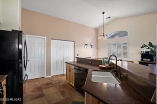 7620 W Running Bear Dr, Tucson, AZ 85743 - Photo 9