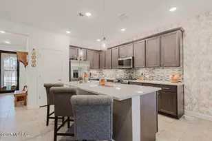 1110 N Broken Hills Dr, Green Valley, AZ 85614 - Photo 9