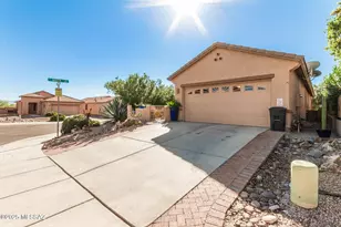 423 W Chardin Dr, Green Valley, AZ 85614 - Photo 31