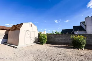 2849 W Wagon Wheels Dr, Tucson, AZ 85745 - Photo 17