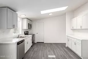 10055 S Big Thunder Dr, Vail, AZ 85641 - Photo 13