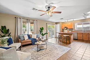 10069 N Blue Crossing Way, Tucson, AZ 85743 - Photo 5