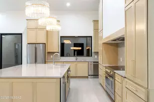 2537 N Lloyd Bush Dr, Tucson, AZ 85745 - Photo 17