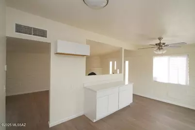 206 W Blacklidge Drive, Tucson, AZ 85705 - Photo 9