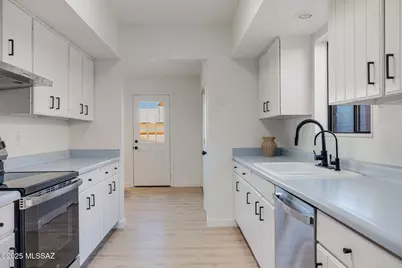 9343 E 30th Street, Tucson, AZ 85710 - Photo 13