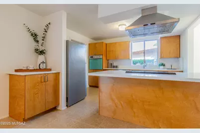 7426 E Montecito Drive, Tucson, AZ 85710 - Photo 7