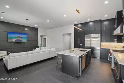 60047 E Arroyo Vista Drive, Oracle, AZ 85623 - Photo 11